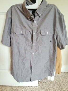 Zoo York Gray Short-Sleeve Button-Down Pocket Shirt
